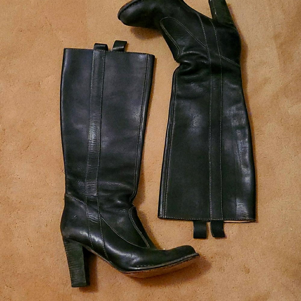 Frye villager pull on boot